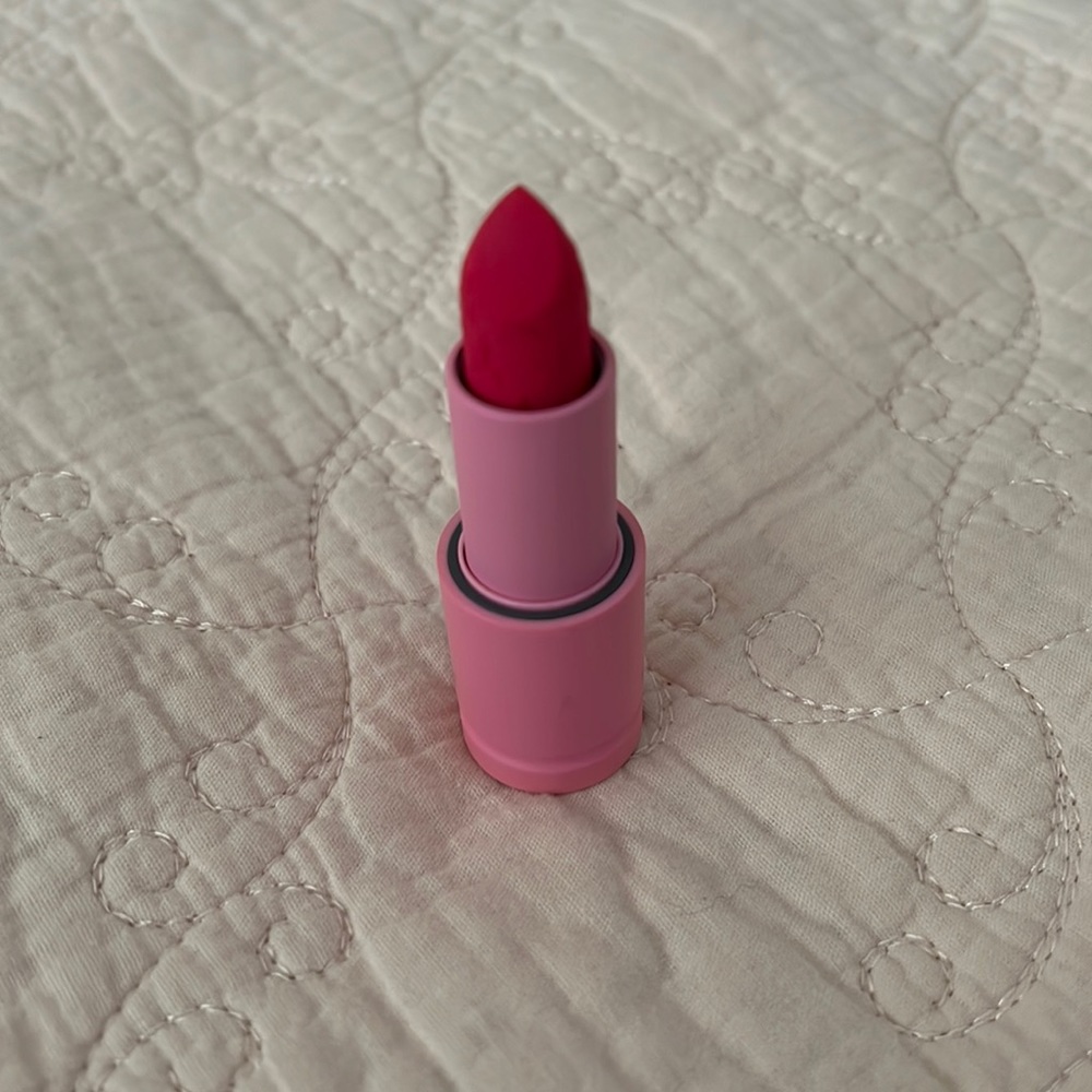 Jeffree star cosmetics velvet trap lipstick